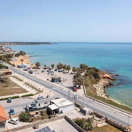 Holiday home Maravola On The Beach, Parking & Wifi Avola