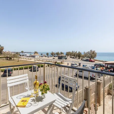 Maravola On The Beach, Parking & Wifi Holiday home Avola